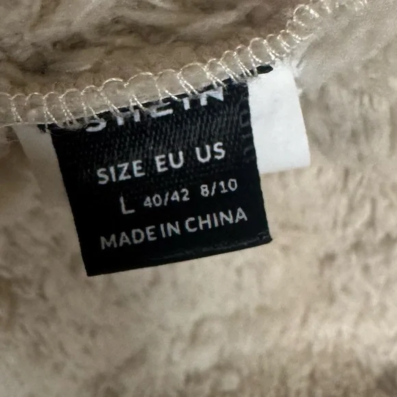 Women's soft Hooded Sleeveless Fuzzy coat/vest for Fall/Winter (L) - Picture 6 of 6